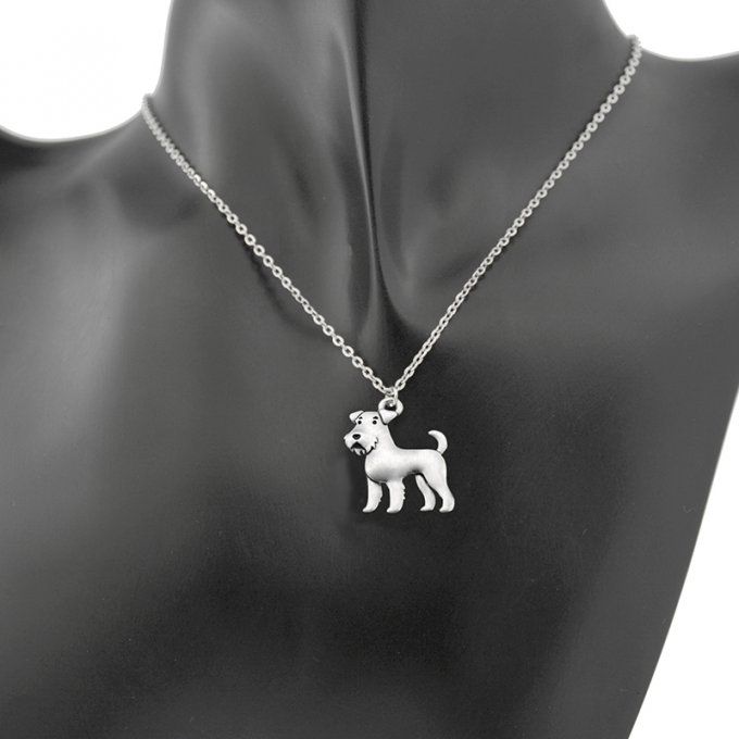 Pendentif avec chaine Fox Terrier 